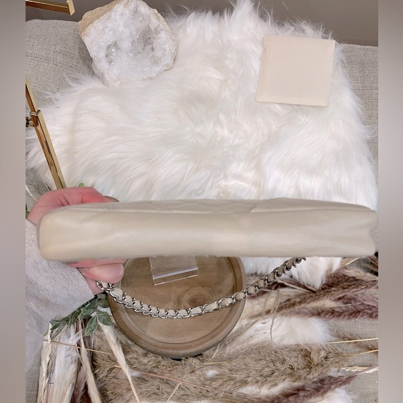 **SOLD** RARE Iridescent Pearl Chanel Aged Calfskin Quilted Cotton Club Pochette - Picture 11 of 14
